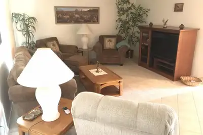 Image de Belle maison rénovée dans un excellent emplacement pour votre prochaine visite à Az!
