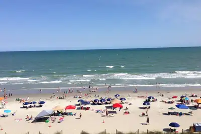 Image de Beautiful Oceanfront Condo- Crescent Shores - Propriété privée et entretenu
