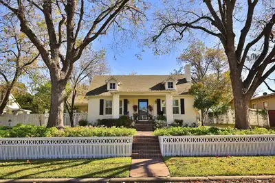 Image de Eleven09 - A Fine Guest Expérience dans le Sayles \/ Historic District Highland