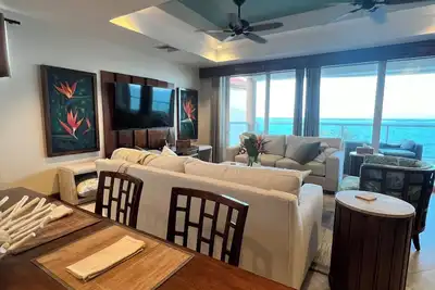 Image de Vues Incroyables! 2 Patios - Jusqu'À 8! Fabuleux Condo!