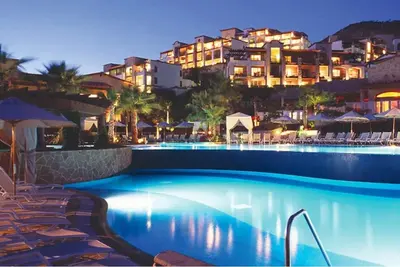 Image de 4966sf Penthouse Vues sur l'océan + 73% de réduction sur le golf