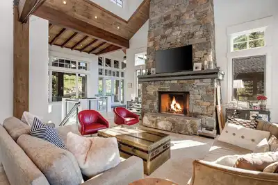 Image de Location Longue Duree Disponible - Home Ski Luxe Disponible