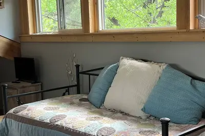 Image de Appartement neuf, privé, à l'efficacité du front de mer.