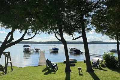 Image de Cottage Lakefront avec Sensational Sunsets!