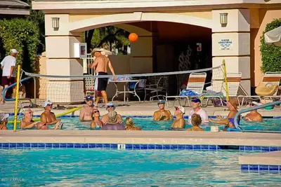 Image de Sun Lakes 48o 33o 1355 Appelez pour les tarifs. juste sur le terrain de golf