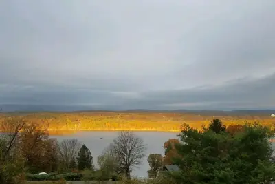 Image de Escapade confortable avec vue sur le fleuve Hudson!
