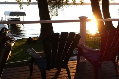 Image de L'une des plus grandes locations de Cayuga. Idéal pour les réunions! 24 personnes et plus