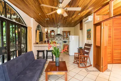 Image de Tropical Hideaway With Private Jungle Terrace - Appartement 1 chambre