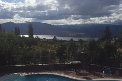 Image de Lakeview maison de 5 chambres avec piscine dans la région viticole