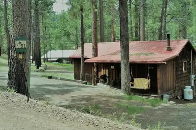 Image de Cabane confortable et pittoresque sur la fourchette orientale du petit Colorado