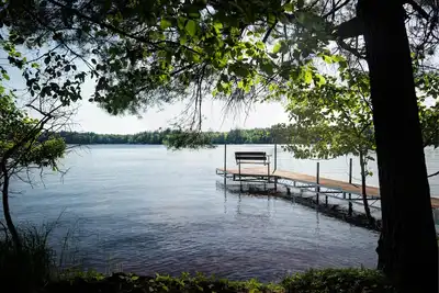 Image de New Lakeside Accueil de la chaîne des lacs Eagle River-3 Chambres