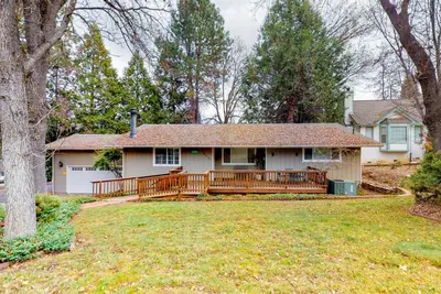 Image de Nouvelle Liste! Dog-friendly home w / foyer au bois, salle de jeux - promenade au bord du lac!