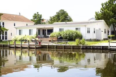 Image de Confortable maison de plage avec canal et proche Proximité de la plage