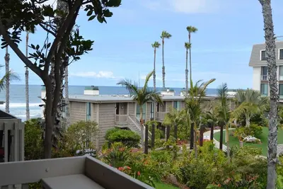 Image de Vue sur l'océan / le port - Récemment rénové - Affiche comme une maison modèle!