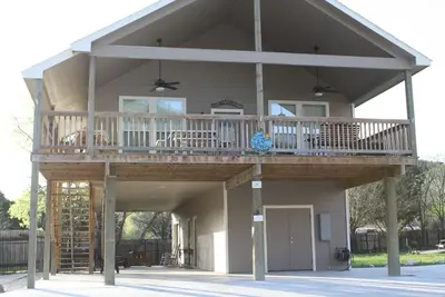 Image de Nouvelle belle maison dans River Road Villas, \"River Time\" sur la rivière Guadalupe