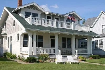 Image de Belle maison de famille sur l'assainissement à fond de sable du lac Crooked!
