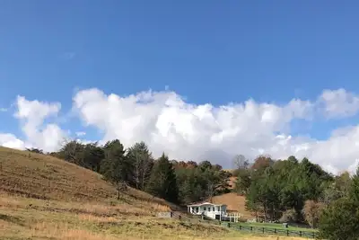 Image de Cottage, piscine, 300 acres spectaculaires de Blue Ridge Mountains