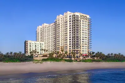 Image de Palm Beach Singer Island Resort & Spa - Suite Copias - Entretien ménager quotidien - Vue sur la mer