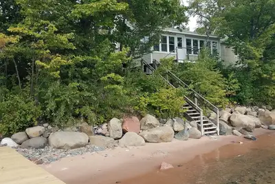 Image de Chalet Madeline Island sur la rive du lac Supérieur - Bayside