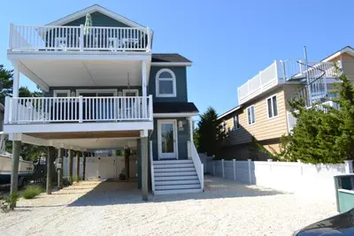 Image de Ocean Block, maison de 4 chambres avec piscine, bain à remous et des mesures pour la plage.