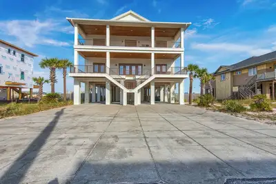 Image de 7br / 6. 5 Maison avec piscine Pour 22 personnes! Réservation 2019-20 Dates - Sera vendu rapidement!