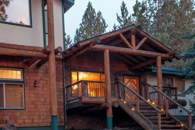 Image de Grand Chalet avec bain Ă remous, dort 14-16