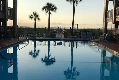 Image de Condo 2Br / 2Ba Beachfront 4-6 personnes, vue imprenable sur le balcon!