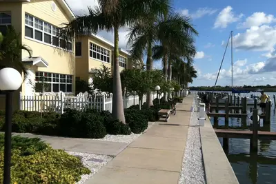 Image de Waterfront Barefoot Beach Condo, Rez-de-chaussée, avec Slip Bateau