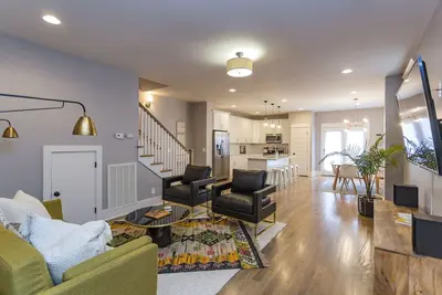 Image de East Nashville Mid-Century Gem, 8 $ Uber Centre-Ville
