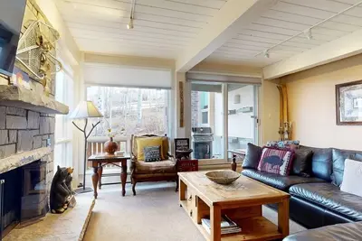 Image de Super condo dans un merveilleux complexe familial! Slope 102 a aussi une literie supplémentaire!