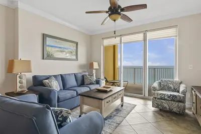 Image de Condo spectaculaire en bord de mer! Chaises de plage incluses! Des tarifs abordables!