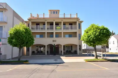 Image de Ocean Block Sleeps 16 Walk to everything! Réservez maintenant pour 2020!