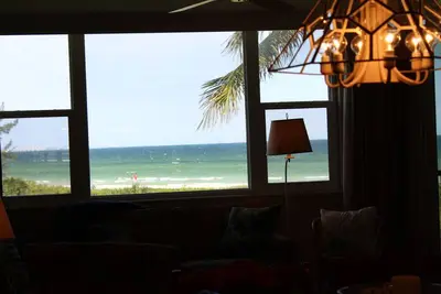 Image de Les vacances commencent ici! Reposez-vous et détendez-vous avec une vue fantastique sur la plage