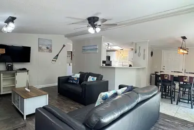 Image de Spacieux 3 Bedroom 2 Bath Home dans le Island Club développement - pour 12 personnes