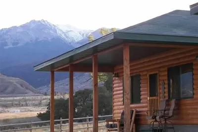 Image de Yellowstone Park Riverfront Cabins