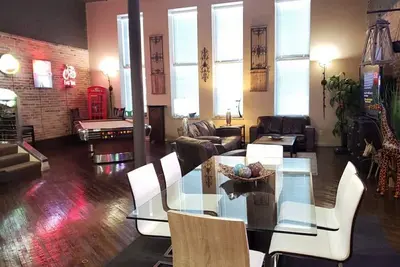 Image de Loft privé, 3e avenue Centre-Ville, à quelques pas de tout!