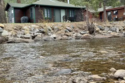 Image de Perfect River Front Cabin - Promenade au centre-ville - Wifi inclus