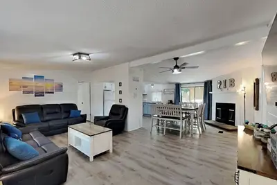 Image de Profitez de la bonne vie! 3 Br 2 Ba Accueil par le Pool Island Club - pour 8 personnes