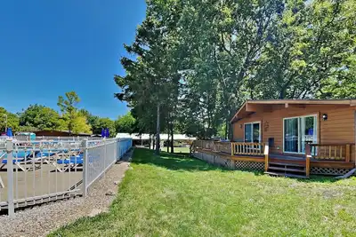 Image de Littéralement juste à côté de la piscine! 3 Br 2 Ba Island Club Home - 8 personnes