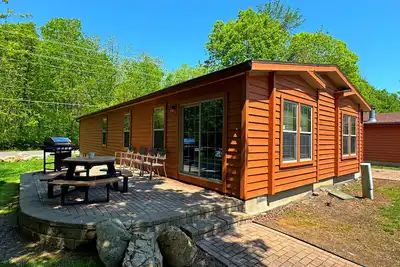 Image de Maison de vacances spacieuse sur Put-in-Bay qui peut accueillir 16 w \/ 5 Br, 2 Ba. Grande piscine.