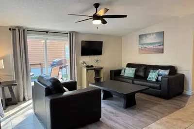 Image de Cozy et Fun! 3 Br 2 Ba Island Club Cottage - 8 personnes, près de l'entrée