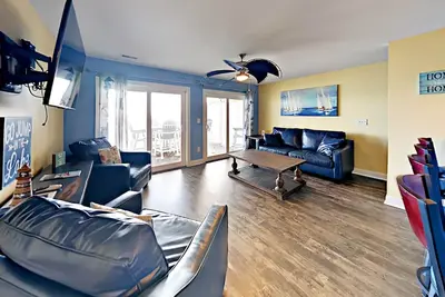 Image de Une chambre pour vous et vos amis - 4 chambres directement sur le lac Érié max 12 personnes C202