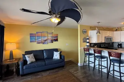 Image de Chambre pour votre famille avec 4 Br & 3 Ba Directement sur le lac Érié Scenic - 12 max