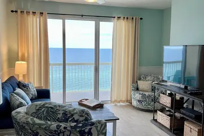 Image de 1102 Celadon 2 très grands lits + chambre avec lits superposés + 2 salles de bain complètes ~ Service de plage gratuit