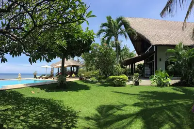 Image de Dencarik \/ Lovina Villa de luxe avec piscine privée directement sur la plage