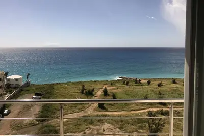 Image de Superbe vue sur l'océan 1 lit 1 1\/2 salle de bain, condo résidence bleue 601