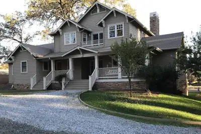 Image de Une belle maison sur 4 hectares - 8 minutes du nouveau lac Melones!