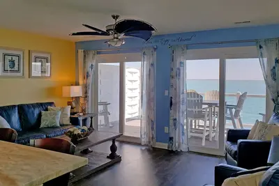 Image de Brand New Condo Belle-Dans-Bay Waterfront - 4 chambres 3 Ba