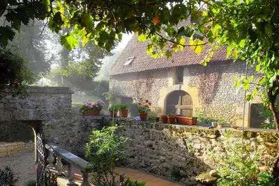 Image de Belle maison en pierre romantique dans un domaine de plus de 400 ans ****