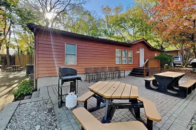 Image de Spacieuse Maison de vacances sur Put-in-Bay que pour 16 w / 5 Br, 3 Ba. Grande piscine.